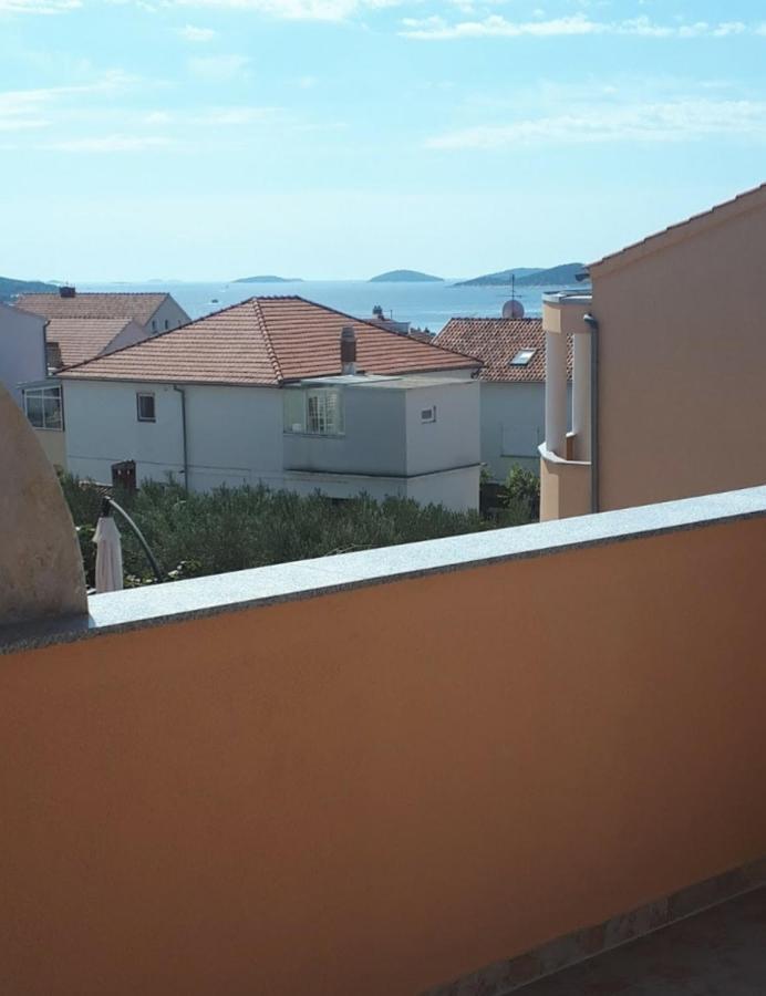 Apartmani Lovrinovic Vodice Esterno foto